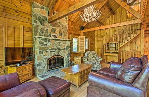 Long Pond Casa | Fire Pit and Hot Tub Poconos Family Cabin!