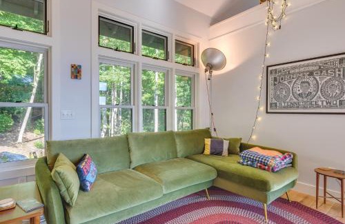 Spruce Pine Apartamento | Fire Pit and Views Pet-Friendly Spruce Pine Studio