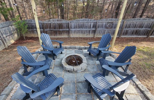Apex Casa | Fire Pit, Game Room, Pond Access!!