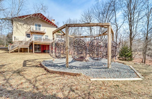 Long Pond Cabaña | Fire Pit + Game Room: Spacious Poconos Retreat!