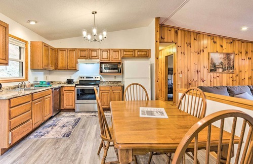 Marion Cabina | Fire Pit & Mtn Views: Charming Marion Cabin!