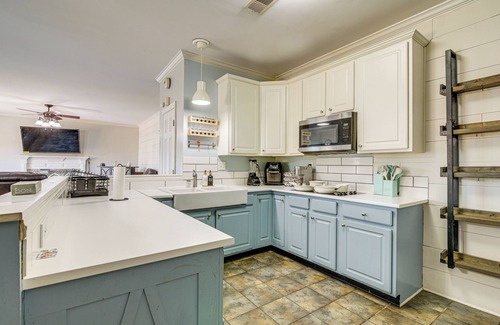 Cordova Casa | Fire Pit + Playset: Spacious Memphis Home!