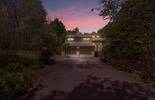 Gouldsboro Casa | Hot Tub - Theater - Game Room