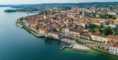 Arona Apartamento | FIREFLY BAY FLAT - cozy apartment a few steps from Lake Maggiore