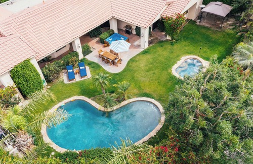 La Quinta Cove Cabaña | Firefly by Avantstay Spacious Backyard w/ Pool& Hot Tub!