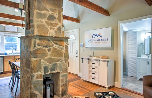 Asheville Cabina | Firefly Cottage | Pet-Friendly, Fire Pit, 8 Mins to DT AVL + Biltmore Pass
