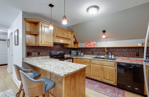 Trenton Casa | Firefly Mountain Top Retreat with a pool!