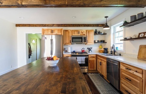 Fontana-on-Geneva Lake Otro | Charming 3-bedroom farmhouse in peaceful Fontana-on-Geneva Lake