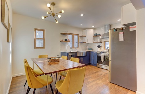 Jeffersonville Cabaña | Fireplace, Hot Tub, Sauna– Adventure & Charming Towns!
