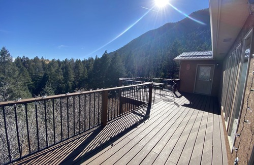 Cascade-Chipita Park Casa | Fireplace, Large Deck with Panoramic Views, 3BR + 3BA, new carpet and blinds
