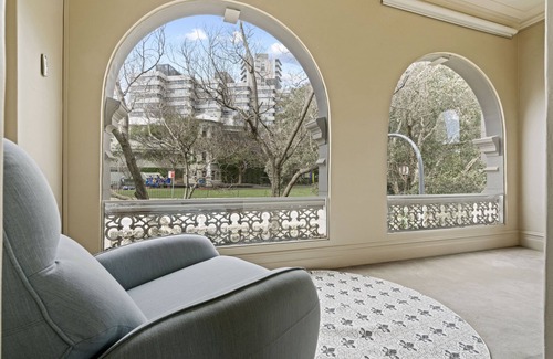 Sydney Casa | Firework View Location! Classic 4-Level Terrace Style Living in Kirribilli