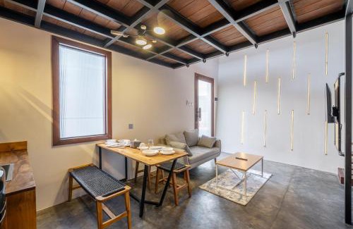 Seminyak Apartamento | First 5 Loft