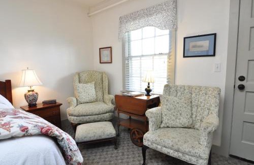 Nags Head Hotel | First Colony Inn