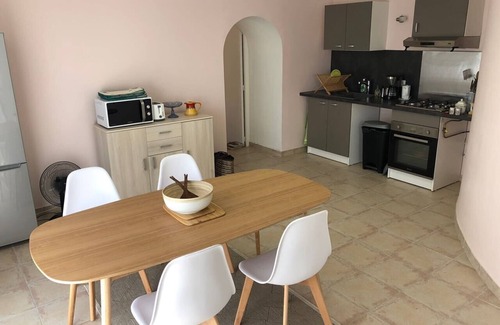 Cenac-et-Saint-Julien Casa | First floor of historic house in Perigord