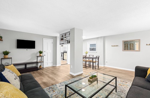 Hazel Park Apartamento | First floor apartment conveniently located near Ferndale and Expressways