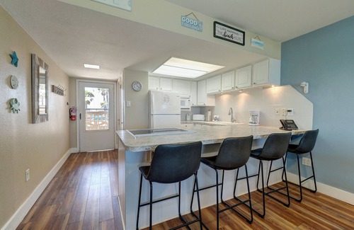 Corpus Christi Condominio | First Floor Beachfront Condo: Stunning Views. Can't Get Any Closer to the Beach
