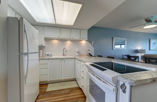 Corpus Christi Condominio | First Floor Beachfront Condo: Stunning Views. Can't Get Any Closer to the Beach
