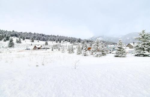 Big Sky Apartamento | First-Floor Big Sky Condo with Hot Tub!
