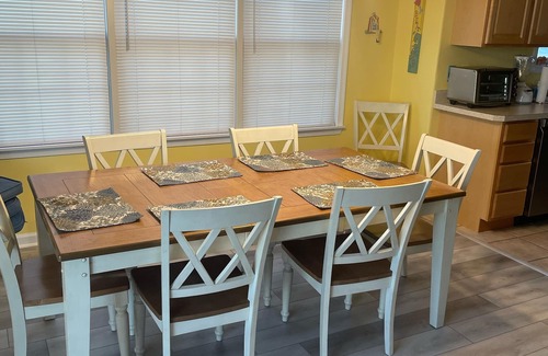 Cape May - Wildwood Condominio | Condominio en el primer piso, ideal para familias, a poca distancia de la playa y el paseo marítimo