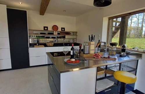 Angiens Cama Y Desayuno | First floor room at "Maison Silleron" Breakfast included. 5*