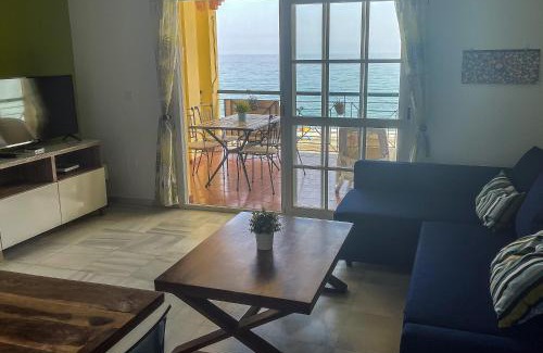 Torrox Costa Apartamento | First line Beach apartment