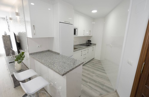 Benalmadena Costa Apartamento | Primera linea Playa, Piscina, Puerto Marina.