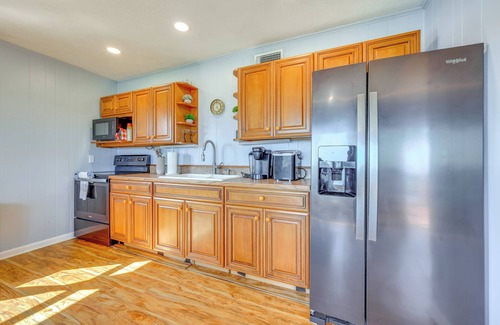 Arlington Casa | Waterfront Gem w/ Dock & Kayaks in Jacksonville