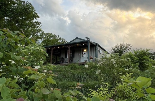 Dallas County Cabina | Fish & Float Niangua! 7m to Bennett Springs~ Peace and Quiet