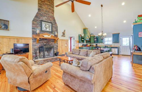 Marietta Casa | Fish, Hike and Relax Marietta Gem with River Access!