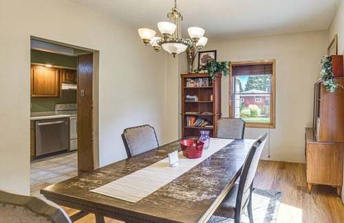 Burke Casa | Fish & Hike: Small-Town Retreat 2 Mi to Burke Lake