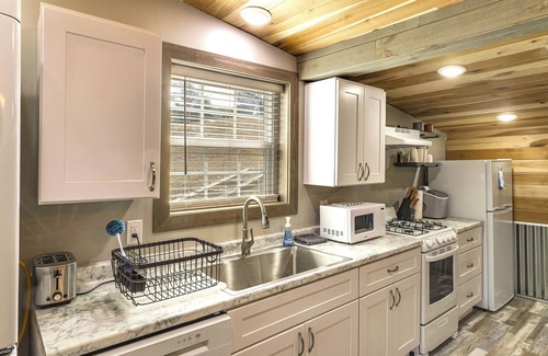 Baxter Apartamento | Fish & Hike: Studio on Cane Creek