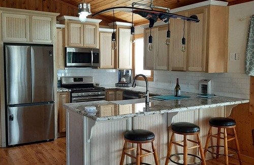 Somerville Cabina | Fish n Fin Cabin at Lake Somerville- Sleeps 9, Somerville, TX, Birch Creek