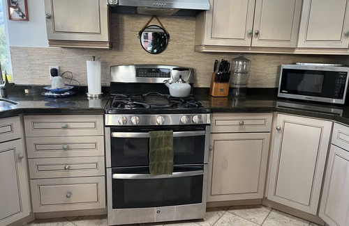 Shelter Cove Casa | Bluebird of the Lost Coast-pet friendly y north coast ocean view