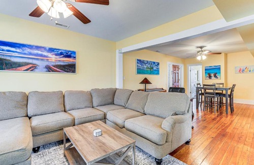 Palmetto Apartamento | Fish, Relax and Repeat Palmetto Unit with Patio!
