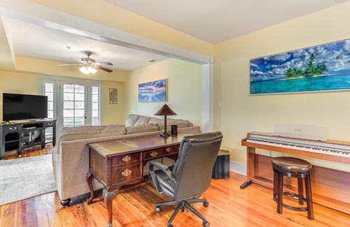 Palmetto Apartamento | Fish, Relax and Repeat Palmetto Unit with Patio!