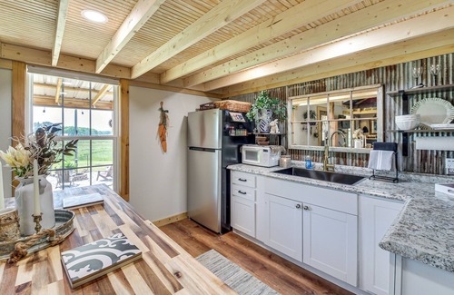 Curtis Apartamento | Fish, Swim & Tube: Okolona Studio w/ Pond Access