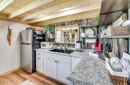 Curtis Apartamento | Fish, Swim & Tube: Okolona Studio w/ Pond Access