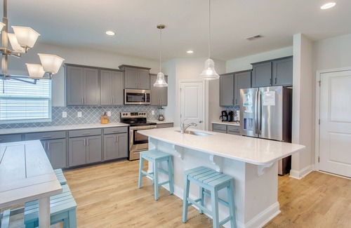 Ocean Isle Beach Casa | Fish, Swim & Unwind: Retreat in Ocean Isle Beach!