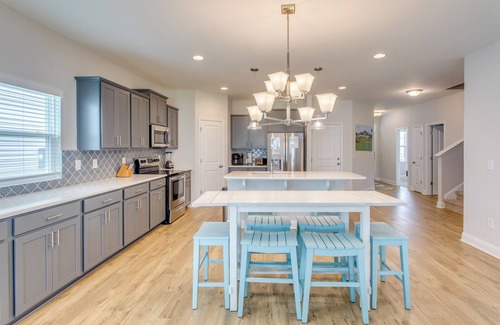 Ocean Isle Beach Casa | Fish, Swim & Unwind: Retreat in Ocean Isle Beach!