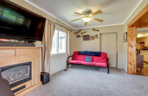 Evart Casa | Fish, Tube and Unwind Muskegon River Family Retreat