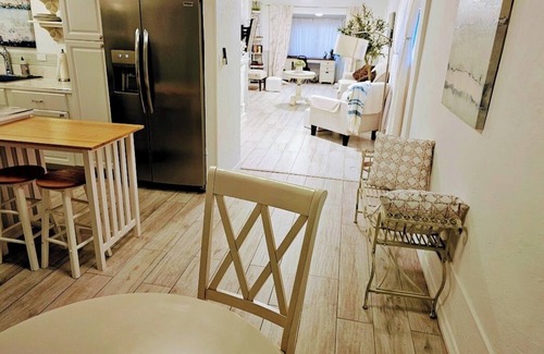 Newtown Casa | Fisherman Cottage Camp on Whitaker Bayou minutes from Sarasota Main St. downtown