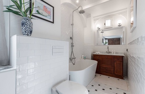Saint-Jean-Cap-Ferrat Cabaña | Fisherman's Cottage in the heart of Saint Jean