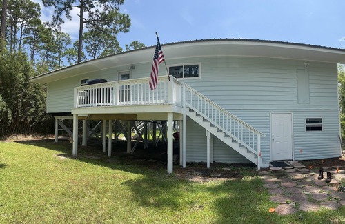Carrabelle Casa | Fisherman Paradise Waterfront fishing w/dock and golf access