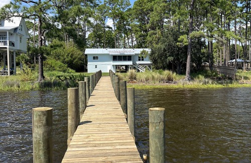 Carrabelle Casa | Fisherman Paradise Waterfront fishing w/dock and golf access