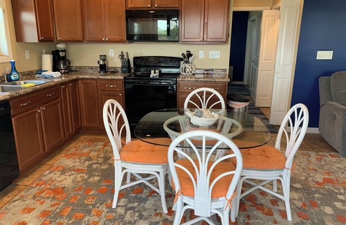 Carrabelle Casa | Fisherman's access and relaxation in a 2BR 2BA on River with Dock, Pet friendly!