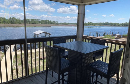 Carrabelle Casa | Fisherman's access and relaxation in a 2BR 2BA on River with Dock, Pet friendly!