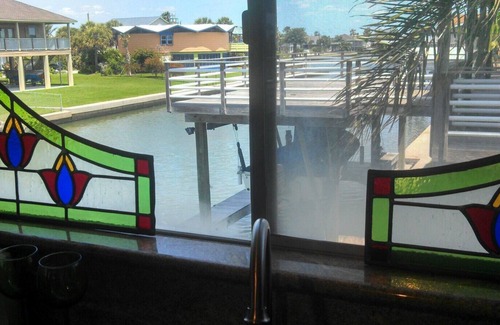 Galveston Cabaña | Paraíso de los pescadores: el canal más cercano a cebo, gas, restaurante y bar en barco