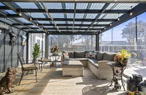 Waikanae Casa | Fishermans Cottage - Waikanae Beach