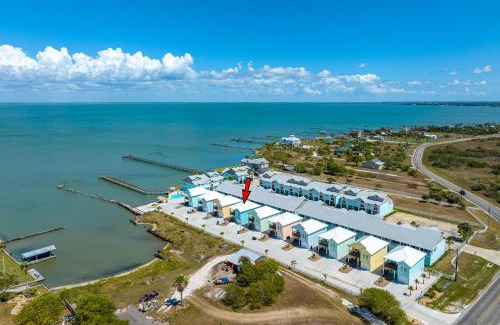 Rockport Casa | Fishful Thinking ! Pool on the waters edge