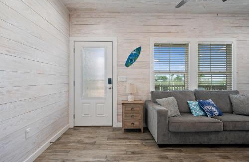 Rockport Casa | Fishful Thinking ! Pool on the waters edge
